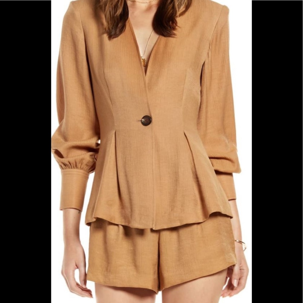 NWT Something Navy from Nordstrom Tan Praline Jacket in XS and Shorts size 0